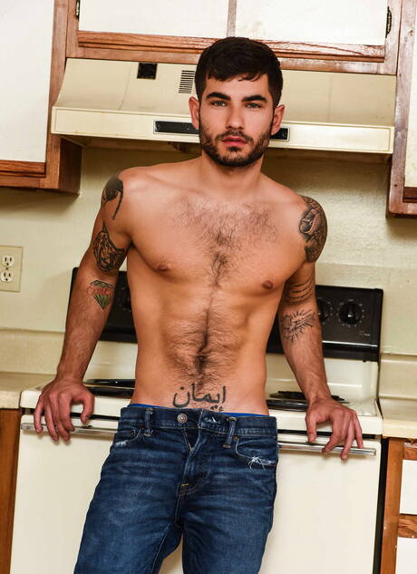 Gay Undressing Pics