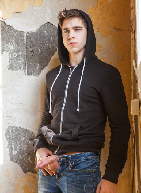 Gay Undressing Pics