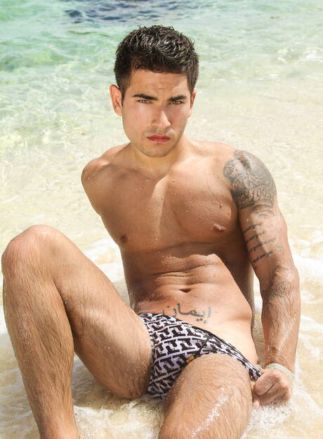 Gay Beach Pics