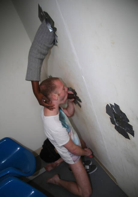 Gay Gloryhole Pics