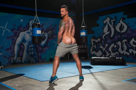 Famous americans, bodybuilder Dakota Rivers and stud Josh Conners drilling an ass