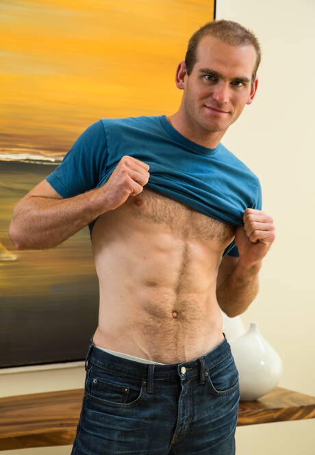 Pretty american boys stud Quentin Gainz and hunk Jonah Marx fuck ass after sucking dick