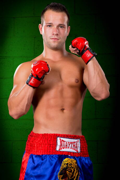 American muscular Sean Duran and british hunky guy Luke Adams make a love