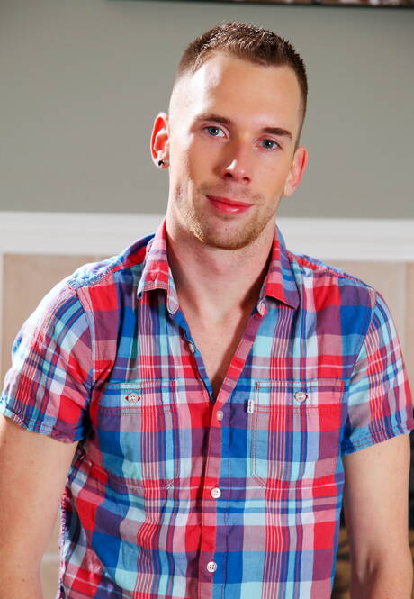 Sexy buddies Jackson Taylor, Tripp Townsend and Troy Accola have 3some anal sex