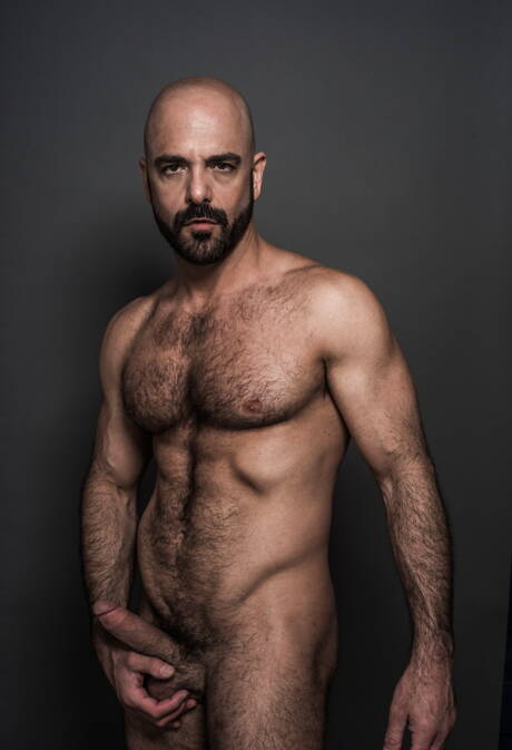 Nice american boys hairy stud Adam Russo and otter Ty Roderick shows a beautiful body