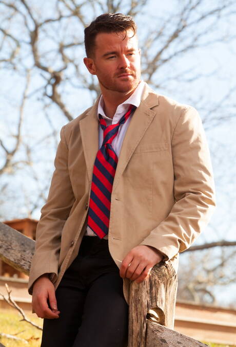 Irish hairy bear Brendan Patrick and american strongman Ian Levine shows a beautiful body outdoor