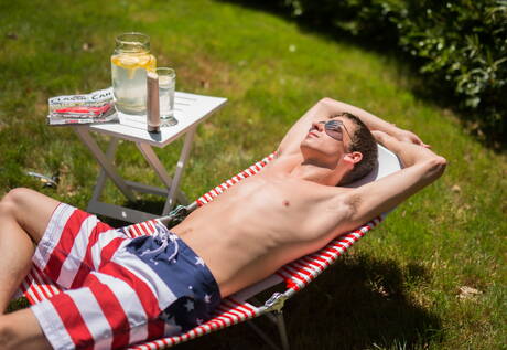 Gay Undressing Pics