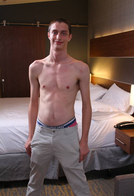 Gay Undressing Pics
