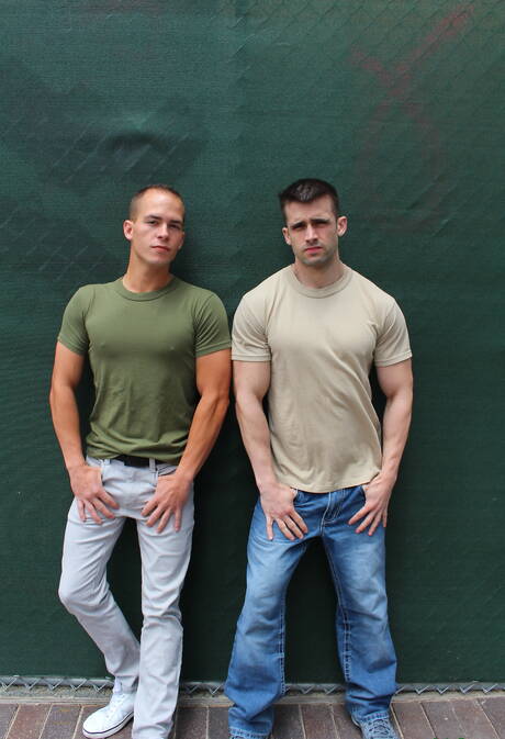 Gay Outdoor Pics
