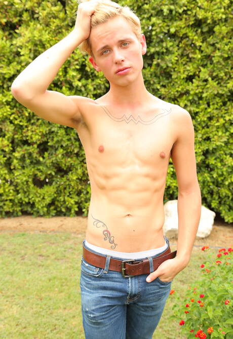 Young Gay Pics