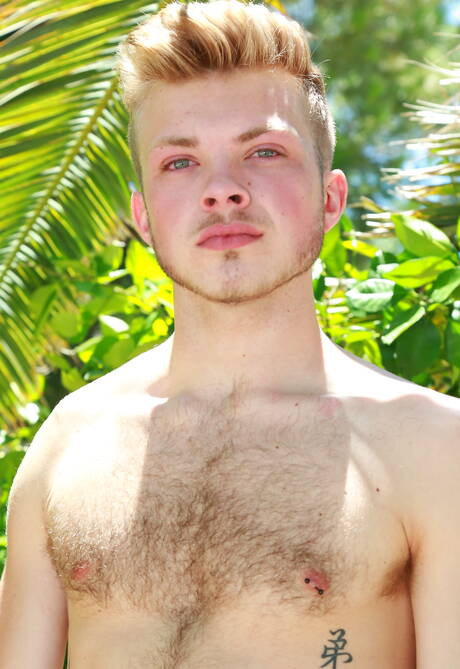 Young Gay Pics