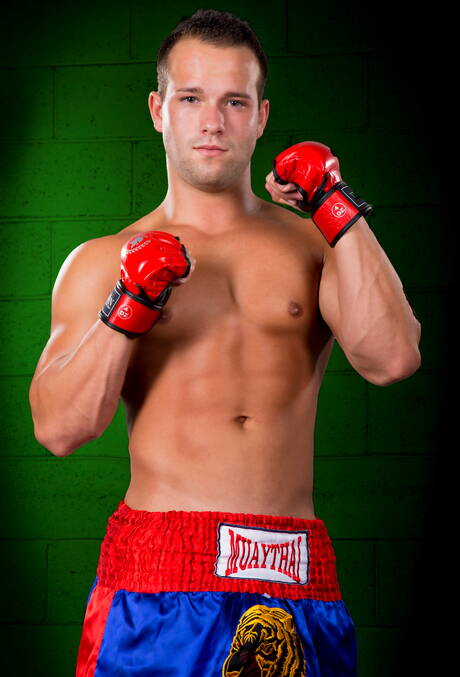 British muscular Luke Adams and american well-built Owen Michaels make a love