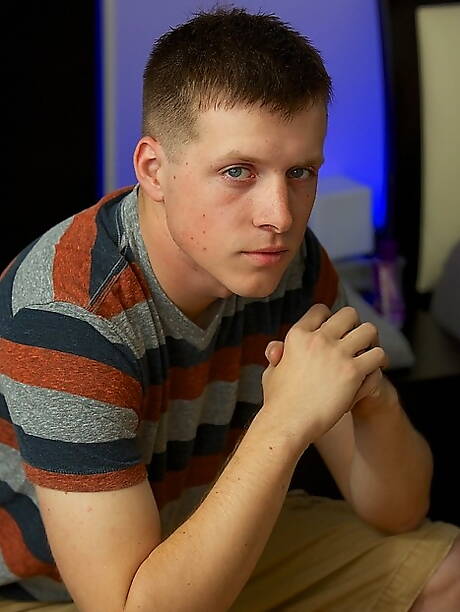 Gay Undressing Pics
