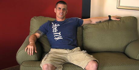 Stud Drew and hunk Robby have a good oral sex