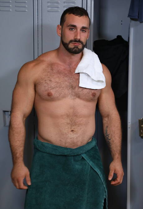 American pornstars mature bear Jaxton Wheeler and superstud Aston Springs fuck ass after sucking dick