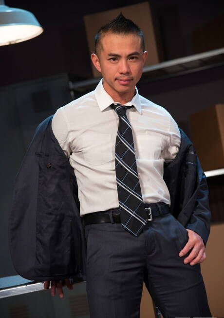 American muscular Nate Grimes and superstud Niko Reeves like rimming and fisting