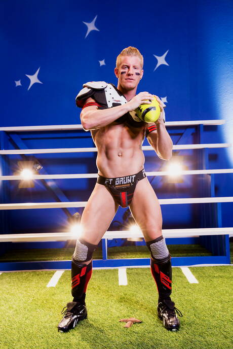 Johnny V and american superstud Arad Winwin banged each other