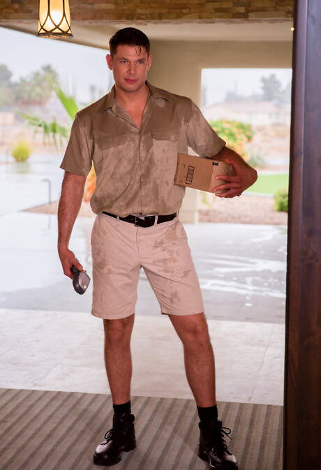 Johnny V and american muscular Tyler Roberts fuck ass after sucking cock with fisting