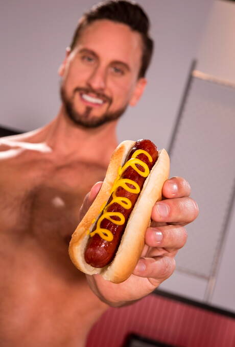 American bodybuilder Dakota Rivers and  Peter Marcus in hot ass fuck action