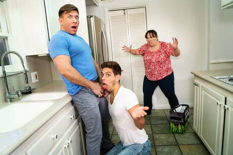 Two american boys tough guy Michael Delray and pretty boy Zander Lane have a good anal sex in the kitchen