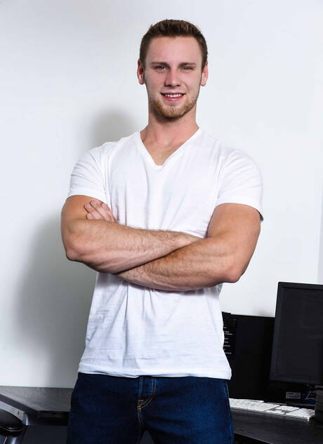 Pretty american guys beefy Brandon Evans and stud Damien Kyle in hot homosexual action