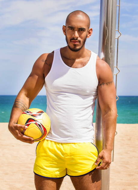 Russian stud Dato Foland and latin hairy bear Louis Ricaute love each other on beach