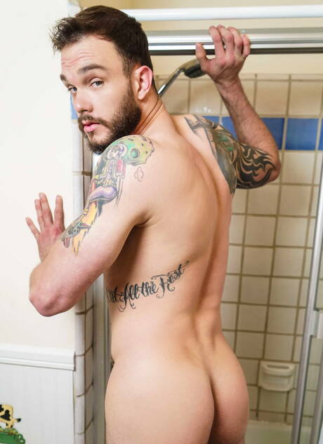 Hunk Cliff Jensen and Alex Gray have been cheated in shower