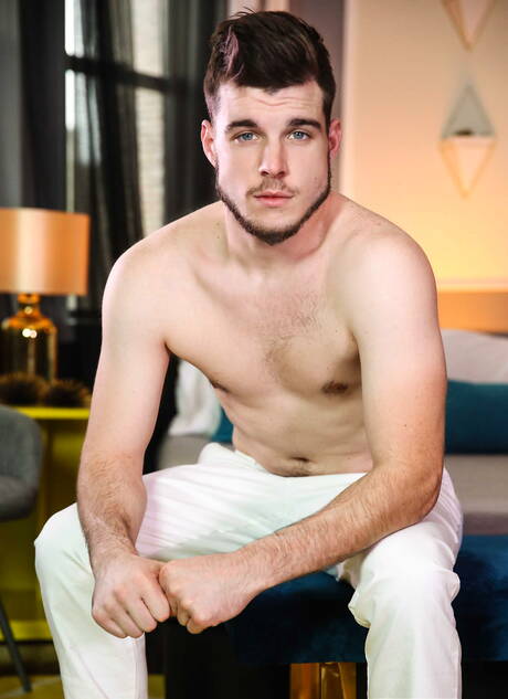 Young dude Matie and american hunky guy Noah Jones fuck ass after sucking dick