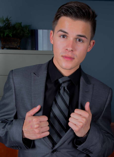 American pornstars bear Colby Jansen and hot twink Andy Taylor in hot anal sex