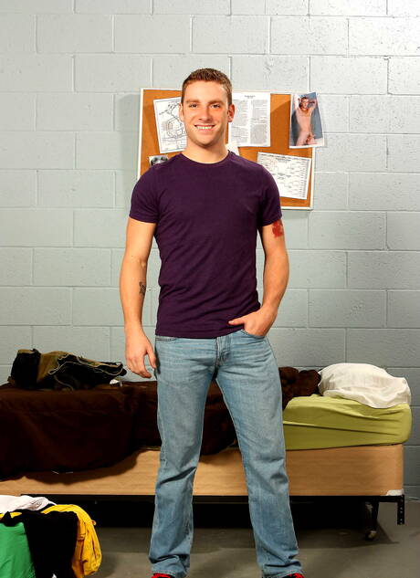 American superstud Sebastian Keys and hunky guy Cody Robbinson in hot ass fuck action outside