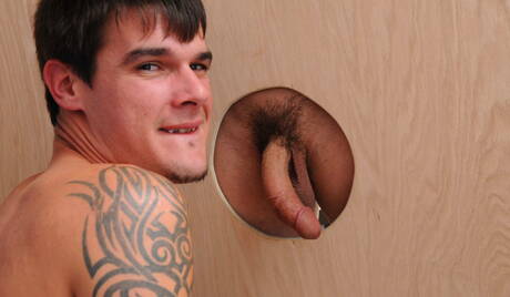 Gay Gloryhole Pics