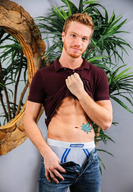 Two american boys beautiful boy Dacotah Red and muscular Quin Quire make a love