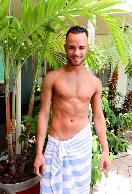 Latin muscular Javier Cruz and tough guy Mike Monroe sucking and screwing each other at pool