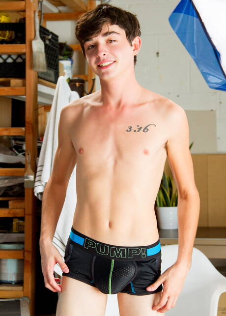 Famous americans, young boy Josh Bensan and hot twink Grayson Lange fuck ass after sucking and fisting