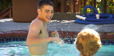 Nice american boys beautiful boy Cooper Steel and beefy Blake Mitchell have a good anal sex at the pool