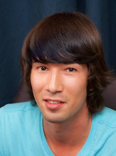 American beefcake Matthew Singer and beautiful boy Mike Rocks in ass spanking session