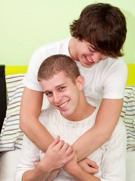 Young Gay Pics