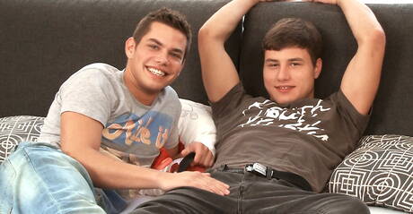 Gay Undressing Pics
