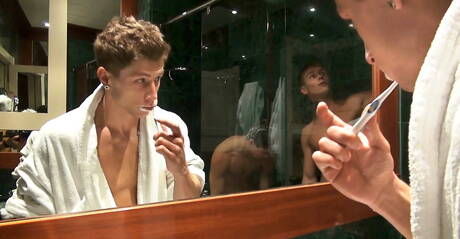 Shameless guys Jack Harrer, Kevin Warhol and Gino Mosca have a good 3some sex in bath