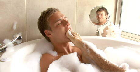 Czech stars hunky guy Colin Hewitt and well-built Peter Fleming banged each other in bathroom