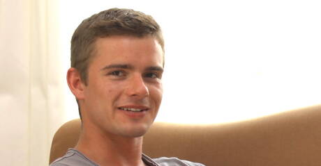 Hunk Markus Bailey playing with dick