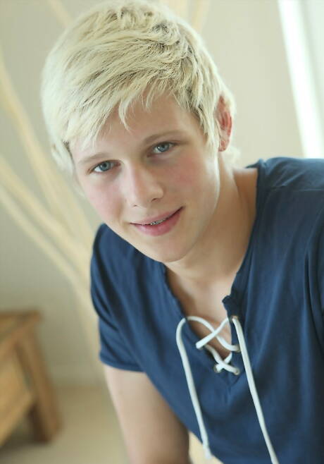 Blonde Gay Pics