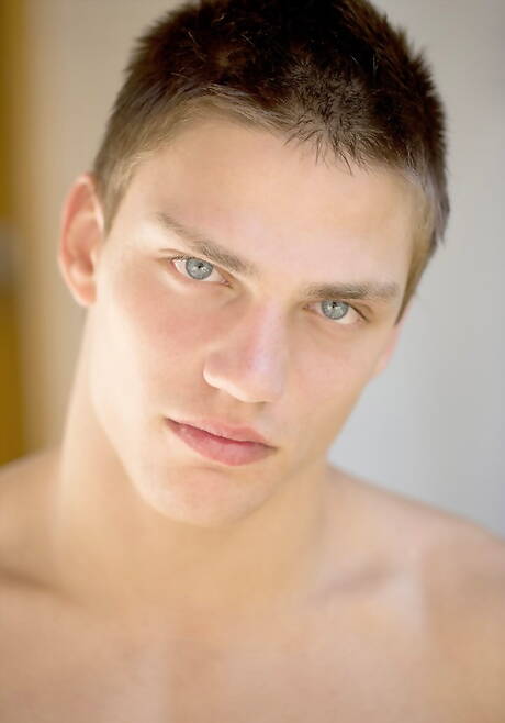 Swedish stud Steve Skarsgaard get naked and showing his butt outdoor