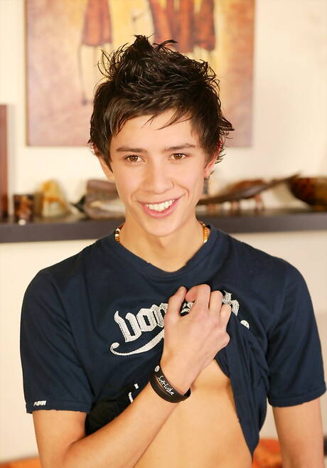 Young Gay Pics