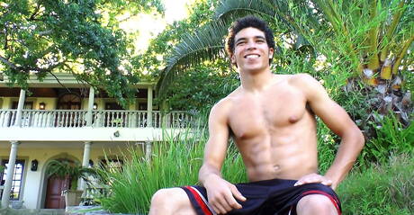 Latino superstud Austin Merrick jack off his dick outdoor