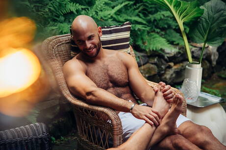 Spanish beefy Allen King and american husky guy Sean Zevran love each other outside