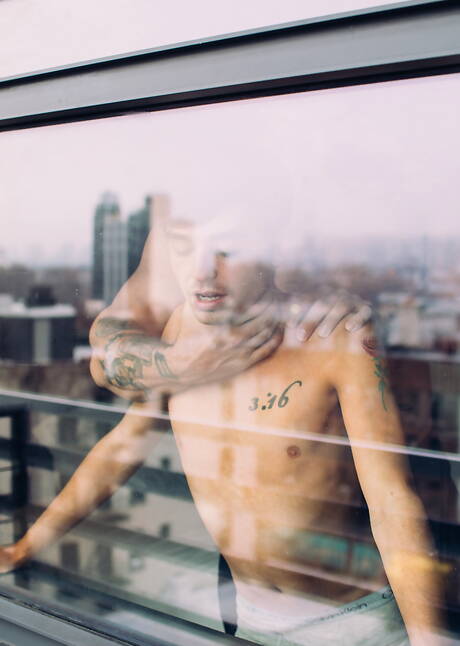 Two american guys beefcake Austin Wolf and beautiful boy Grayson Lange love each other with fisting