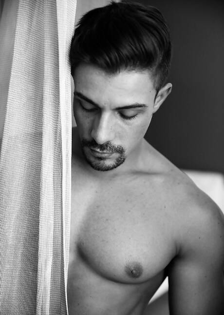 Canadian well-built Carter Dane and american muscular Shane Cook have a hot couple scene