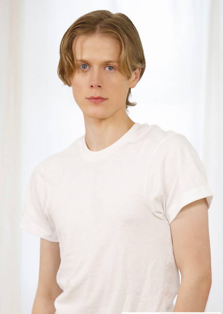 Beefy Adrian Hill and canadian hunk Manuel Skye have anal sex