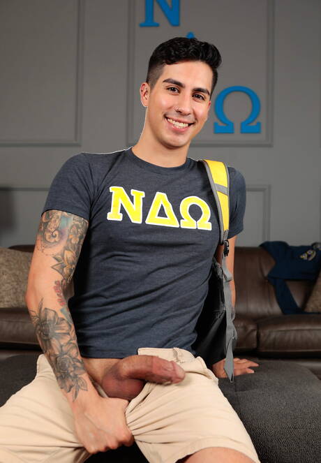 French beefy Chris Damned and american beautiful boy Kian Kane fuck after dick sucking